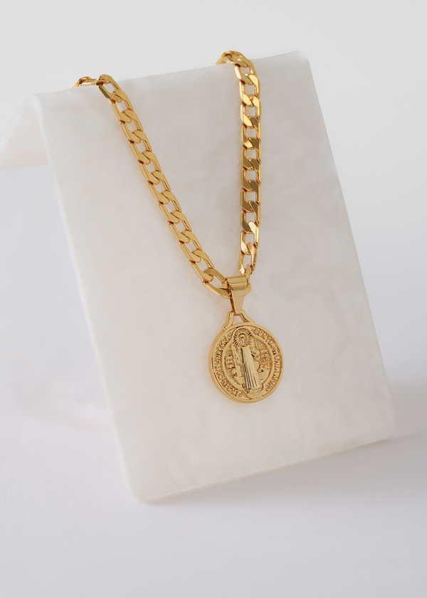 D Medalla de San Benito